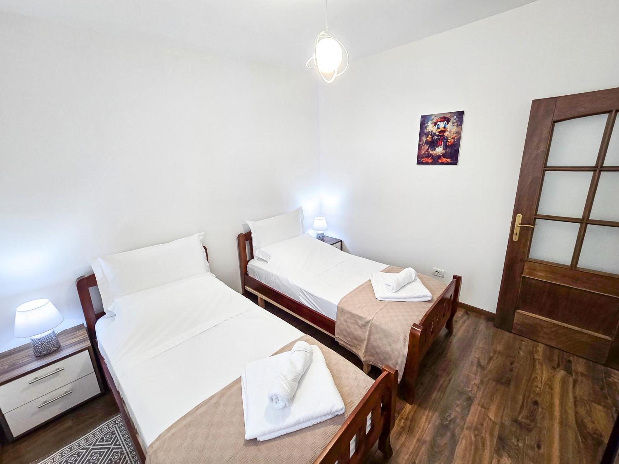 Lake Park 2Br Apartment Τίρανα Εξωτερικό φωτογραφία
