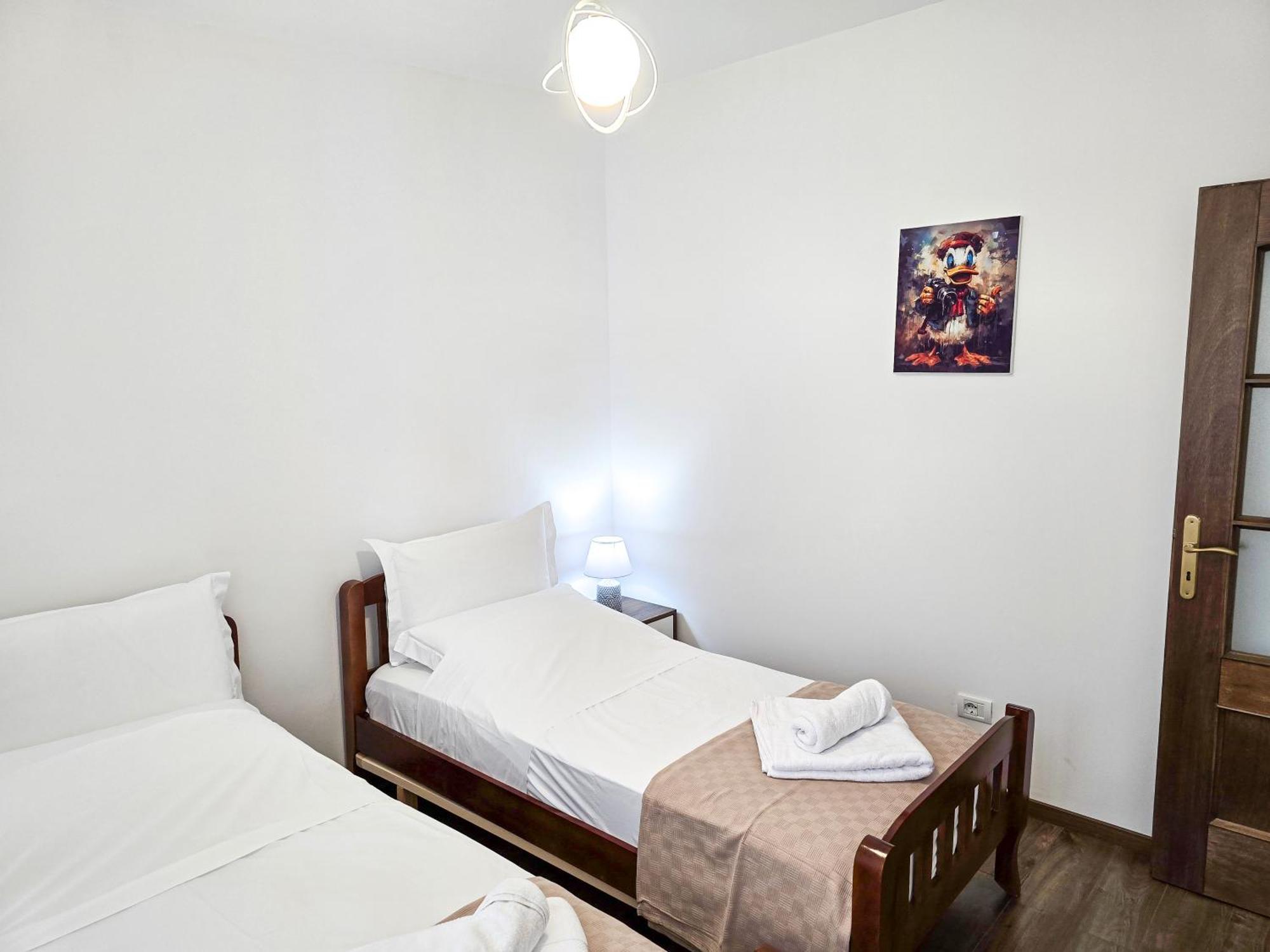 Lake Park 2Br Apartment Τίρανα Εξωτερικό φωτογραφία